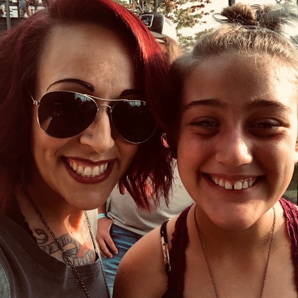 Meet your Posher, Jana - Picture 2 of 8